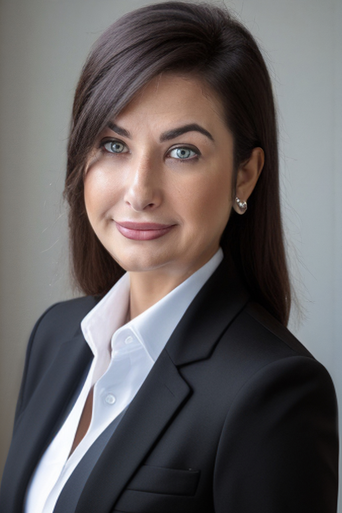 Stephanie Hinkes Headshot